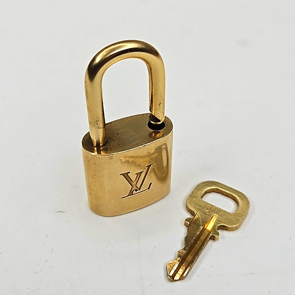 Authentic Louis Vuitton LV Monogram Lock & Key - Picture 15 of 16